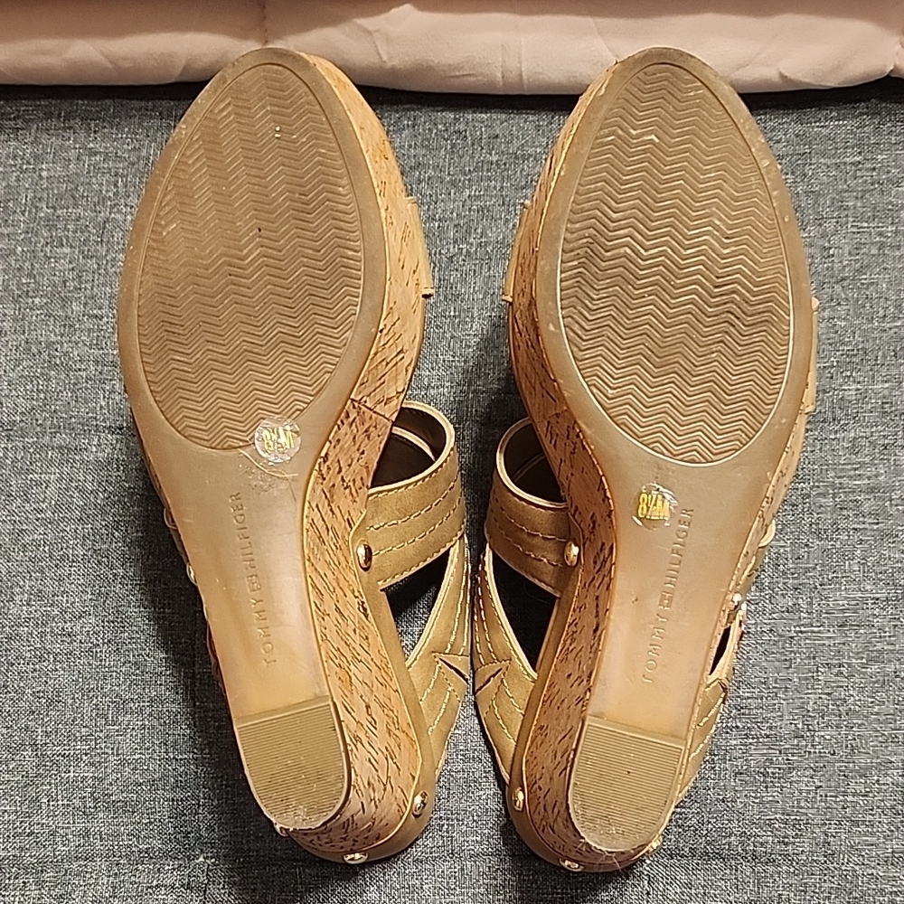Tommy Hilfiger Women's Tan Sandals - Picture 4 of 6